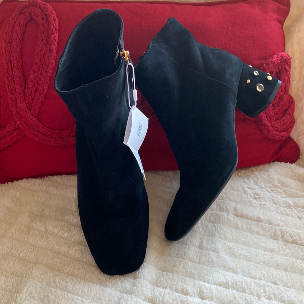 Geox Black Leather Suede Gold Logo Hardware Heal Embellishments Booties New